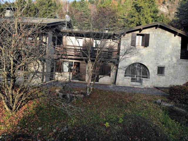 Villa in vendita a Castione della Presolana BG