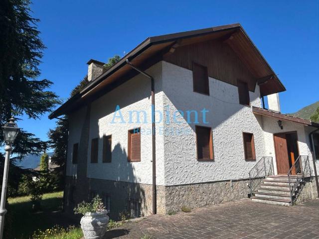 Villa in vendita a Castione della Presolana BG