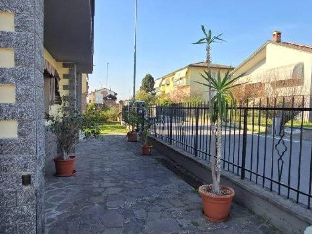 Villa in vendita a Castiraga Vidardo LO