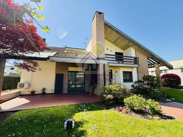 Villa in vendita a Castiraga Vidardo LO