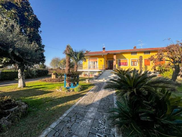 Villa in vendita a Castrezzato BS