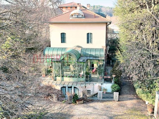 Villa in vendita a Castronno VA