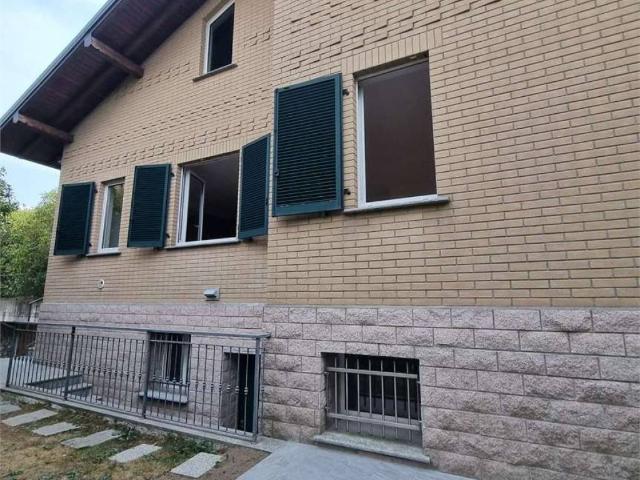 Villa in vendita a Castronno VA