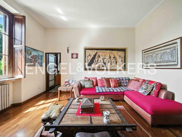 Villa in vendita a Castronno VA