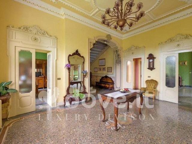 Villa in vendita a Castronno