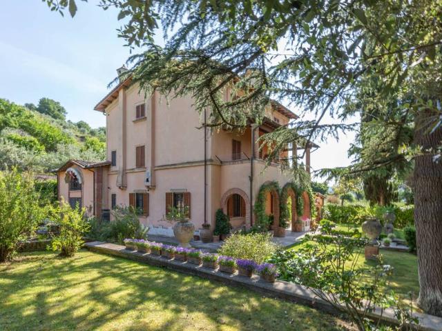 Villa in vendita a Cetona SI