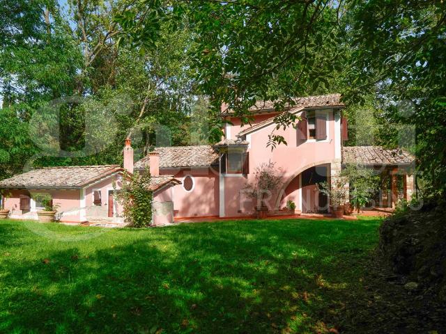 Villa in vendita a Cetona