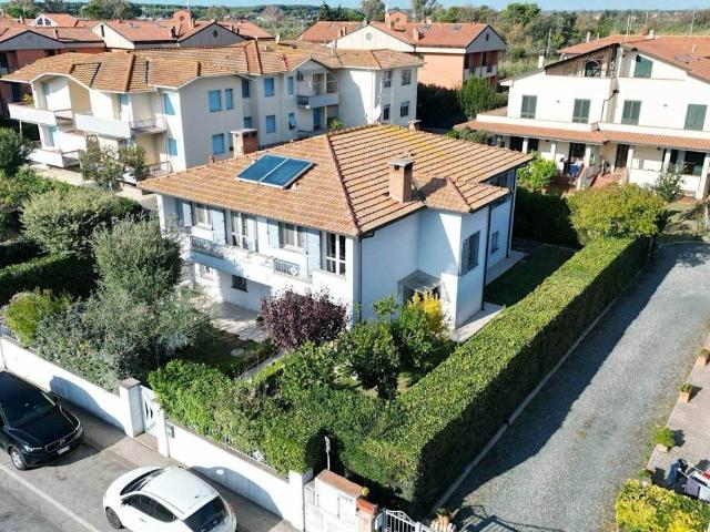 Villa in vendita a Cecina LI
