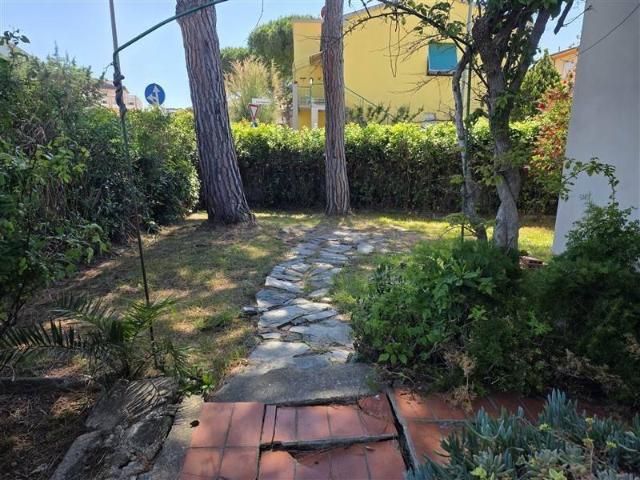 Villa in vendita a Cecina LI