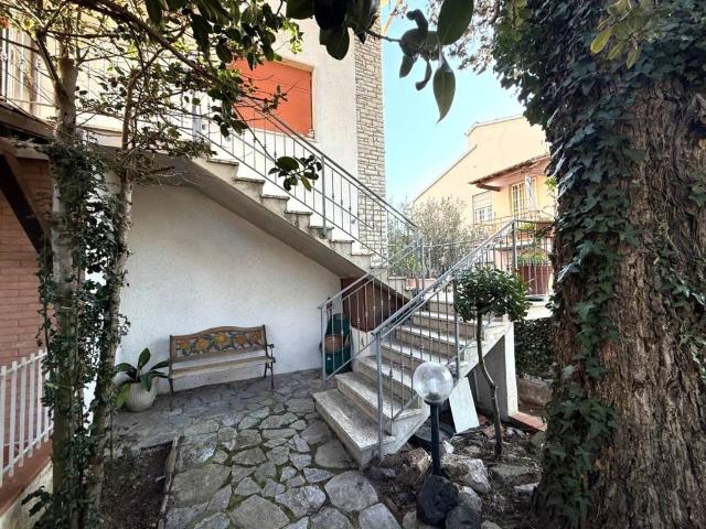 Villa in vendita a Cecina LI