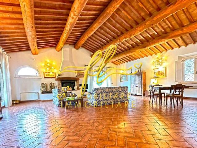 Villa in vendita a Cecina LI
