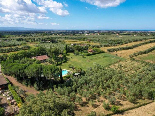 Villa in vendita a Cecina LI