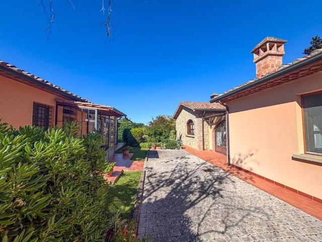 Villa in vendita a Cecina LI