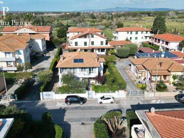 Villa in vendita a Cecina