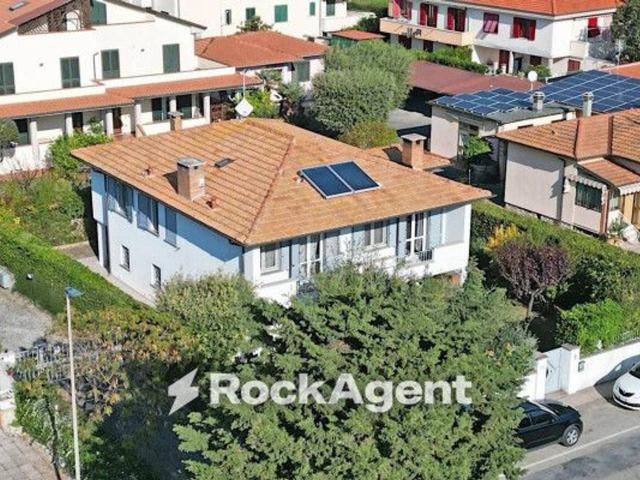Villa in vendita a Cecina