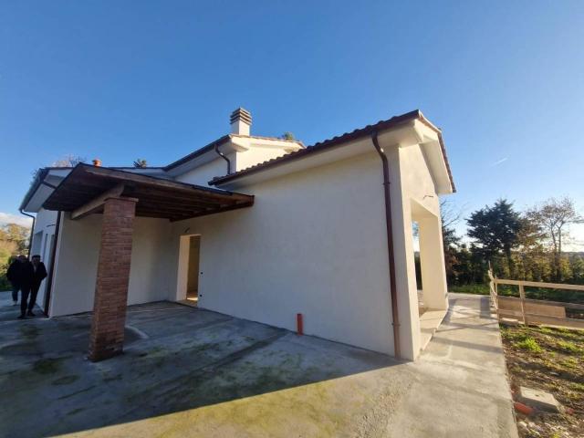 Villa in vendita a Cecina