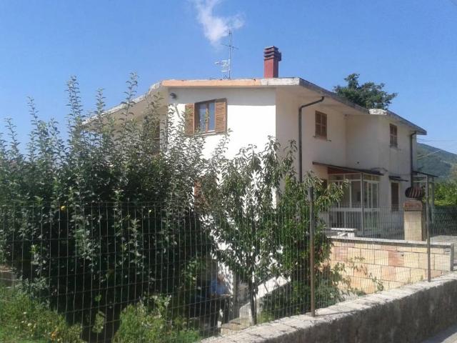 Villa in vendita a Celano AQ