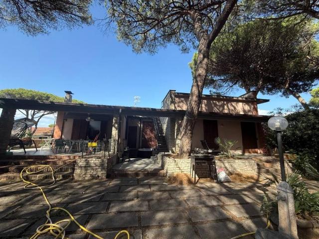 Villa in vendita a Cellole CE