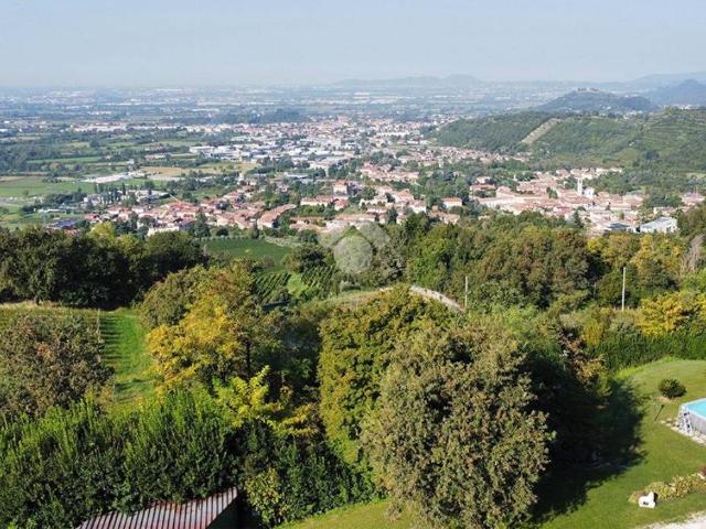 Villa in vendita a Cellatica BS