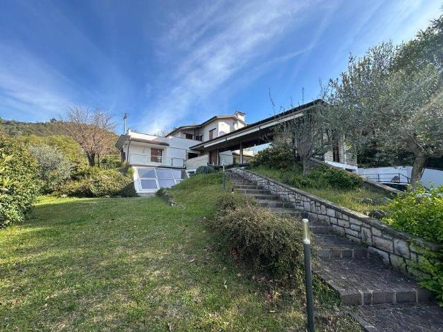 Villa in vendita a Cellatica BS