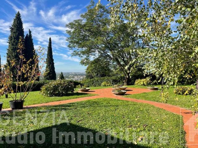 Villa in vendita a Cellatica BS