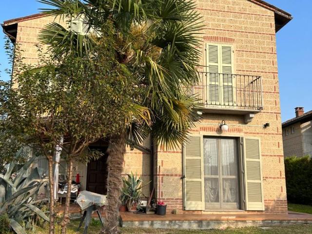 Villa in vendita a Cella Monte AL