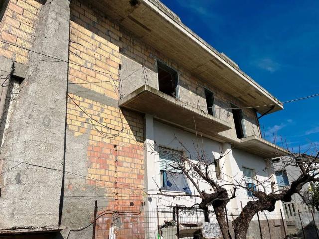 Villa in vendita a Cellino Attanasio TE