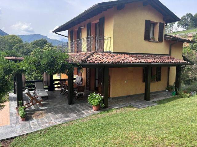 Villa in vendita a Cene BG