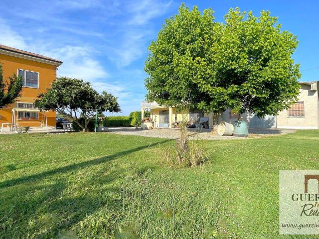 Villa in vendita a Cento FE