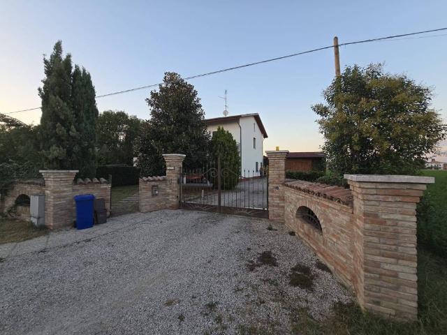 Villa in vendita a Cento FE