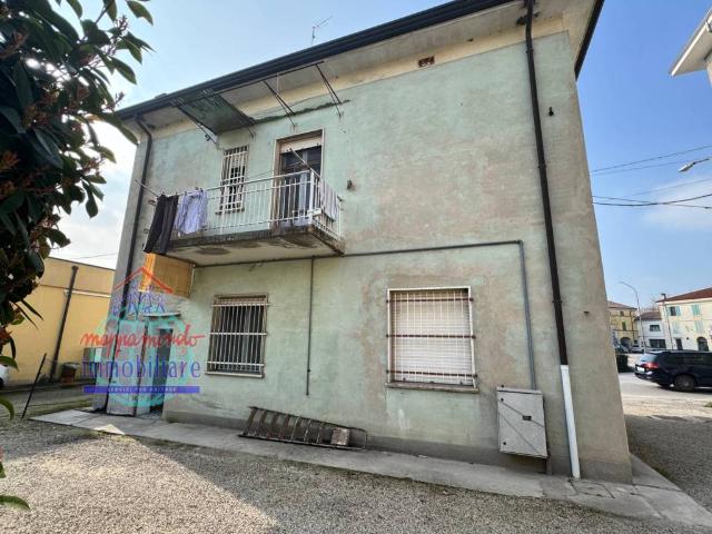 Villa in vendita a Cento FE