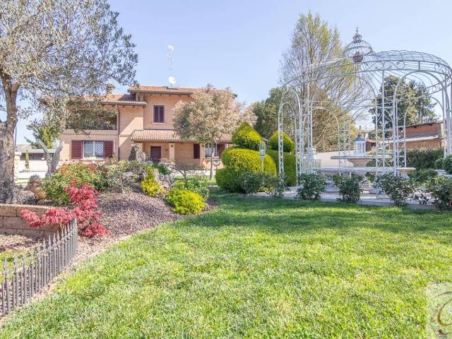 Villa in vendita a Cento FE