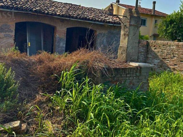 Villa in vendita a Cento FE