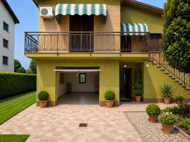 Villa in vendita a Cento FE