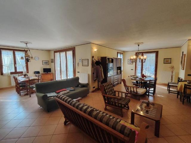 Villa in vendita a Cento FE