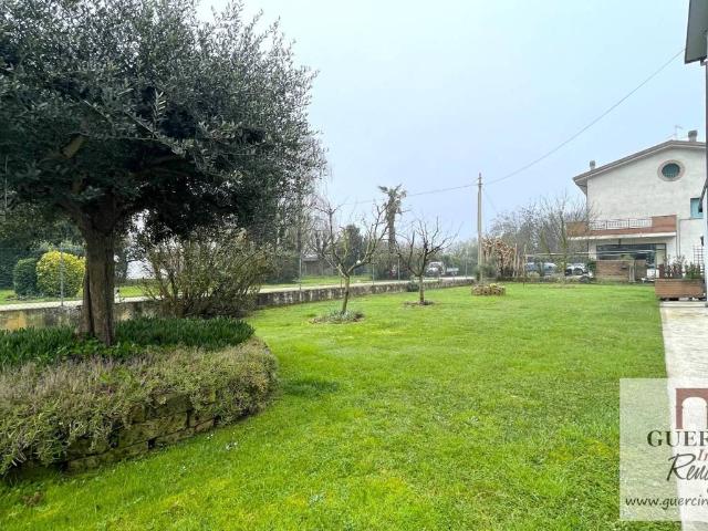 Villa in vendita a Cento FE