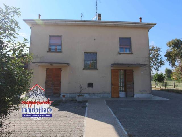 Villa in vendita a Cento FE