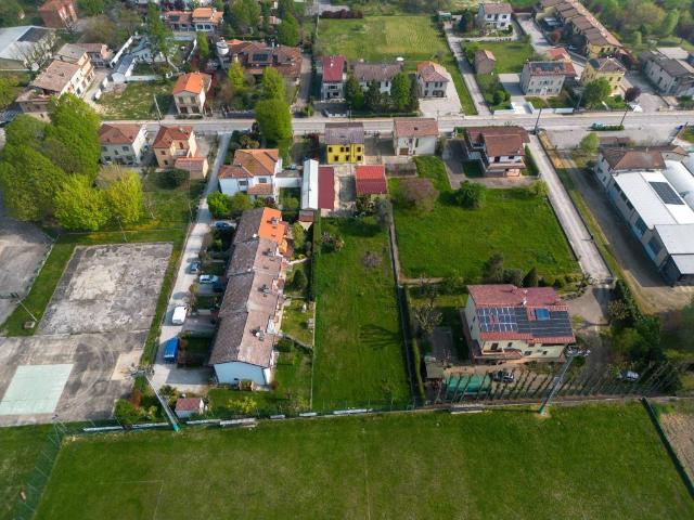 Villa in vendita a Cento FE