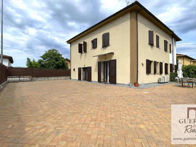 Villa in vendita a Cento FE