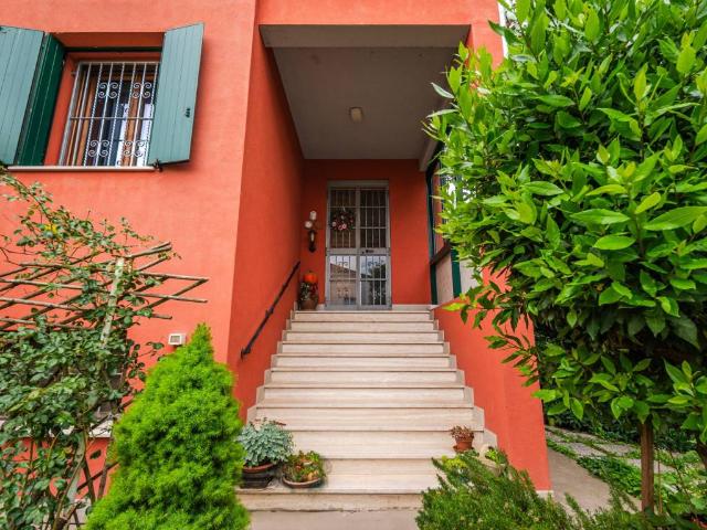 Villa in vendita a Cento FE