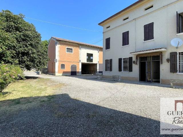 Villa in vendita a Cento FE