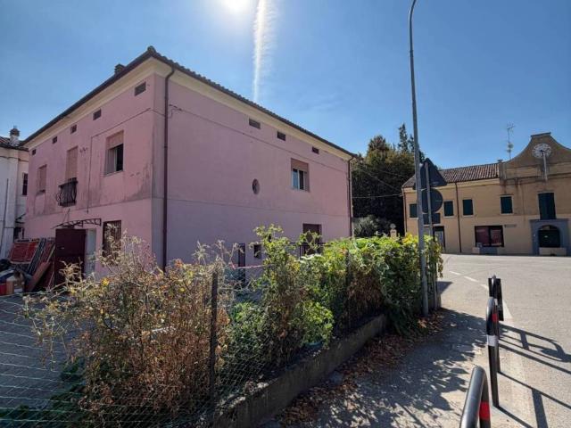 Villa in vendita a Cento FE