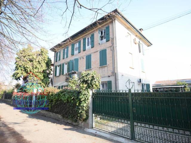 Villa in vendita a Cento FE