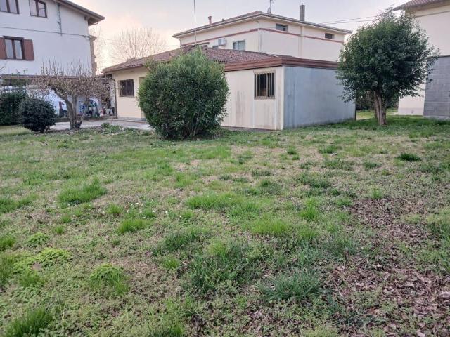 Villa in vendita a Cento FE