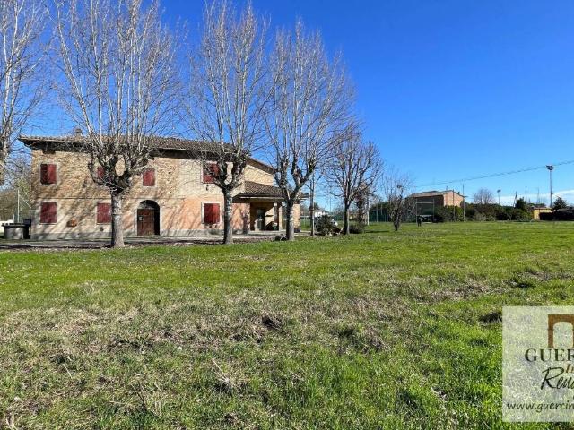 Villa in vendita a Cento FE