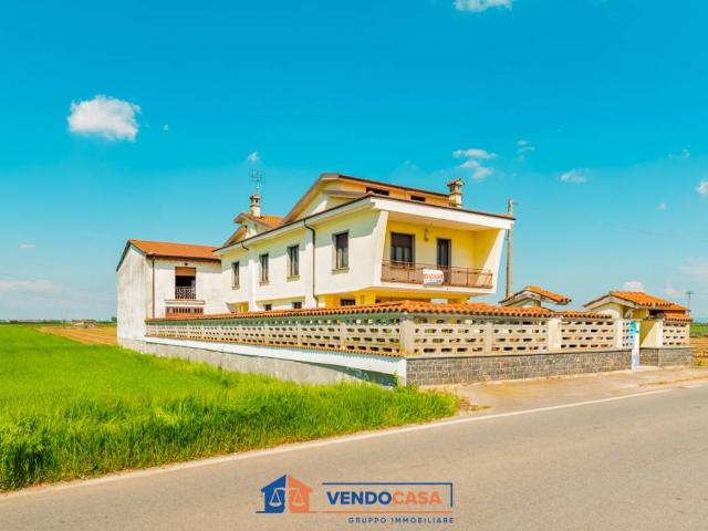 Villa in vendita a Centallo CN