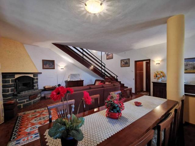 Villa in vendita a Centro Valle Intelvi CO