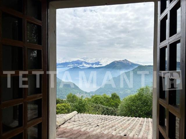 Villa in vendita a Centro Valle Intelvi CO