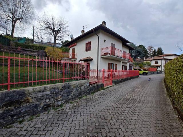 Villa in vendita a Centro Valle Intelvi CO