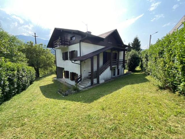 Villa in vendita a Centro Valle Intelvi CO